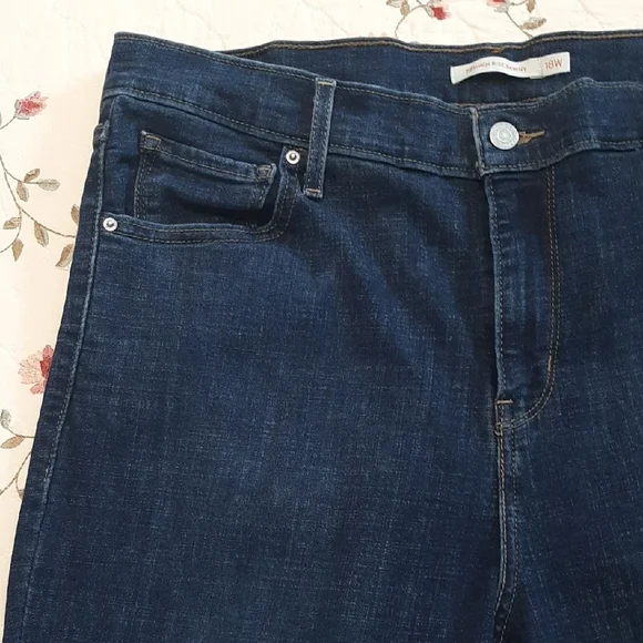 Levi's Women's 18 W 721 High Rise Skinny Jeans - Dark Blue - Picture 3 of 14